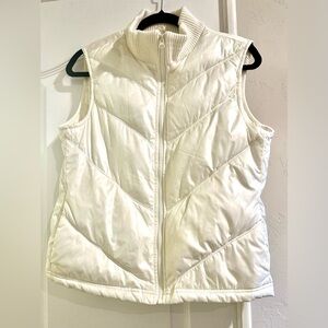 Old Navy Women's Ivory Quilted Vest with zip up front, fleece lined